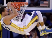 九游娱乐-阿圭罗爆发与那不勒斯加时奇迹，苏格兰高地刮起的南美旋风