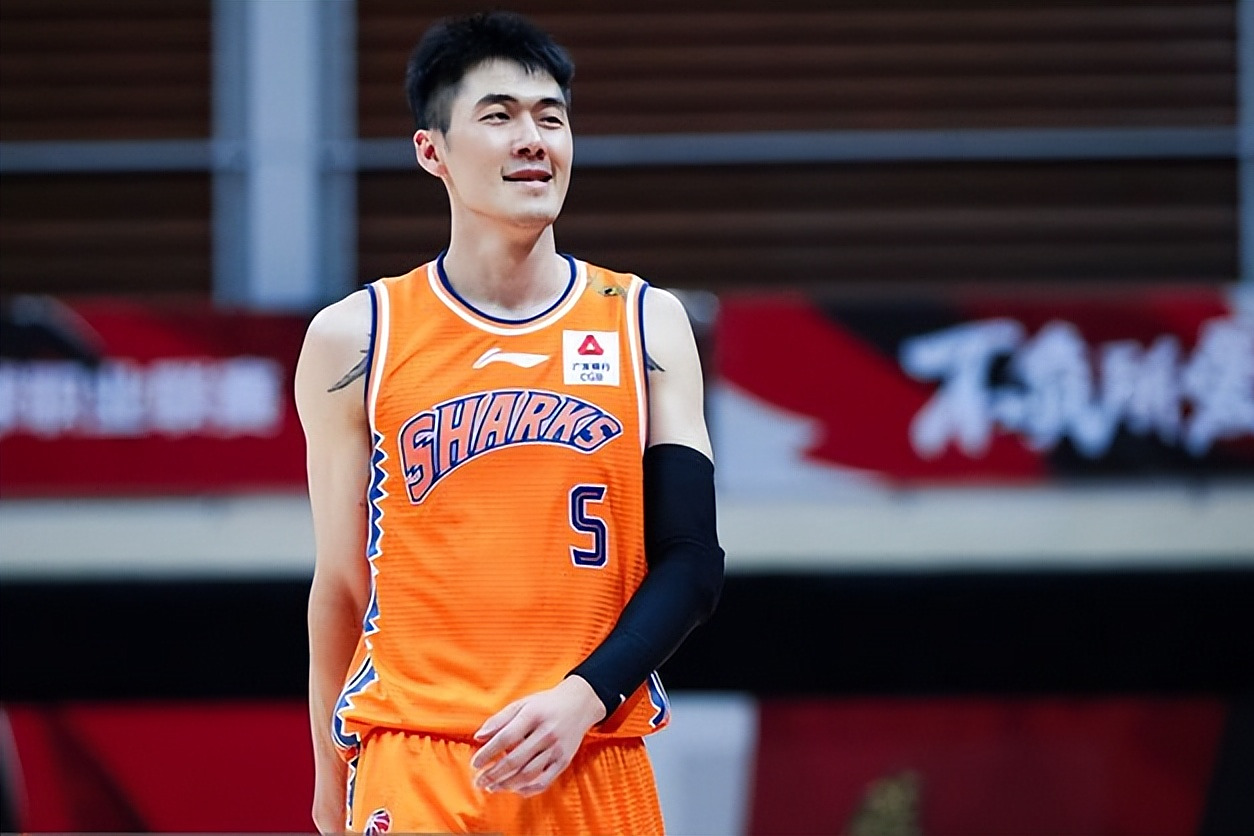 防守稳固,球队成功逆袭获胜 防守稳固,球队成功逆袭获胜