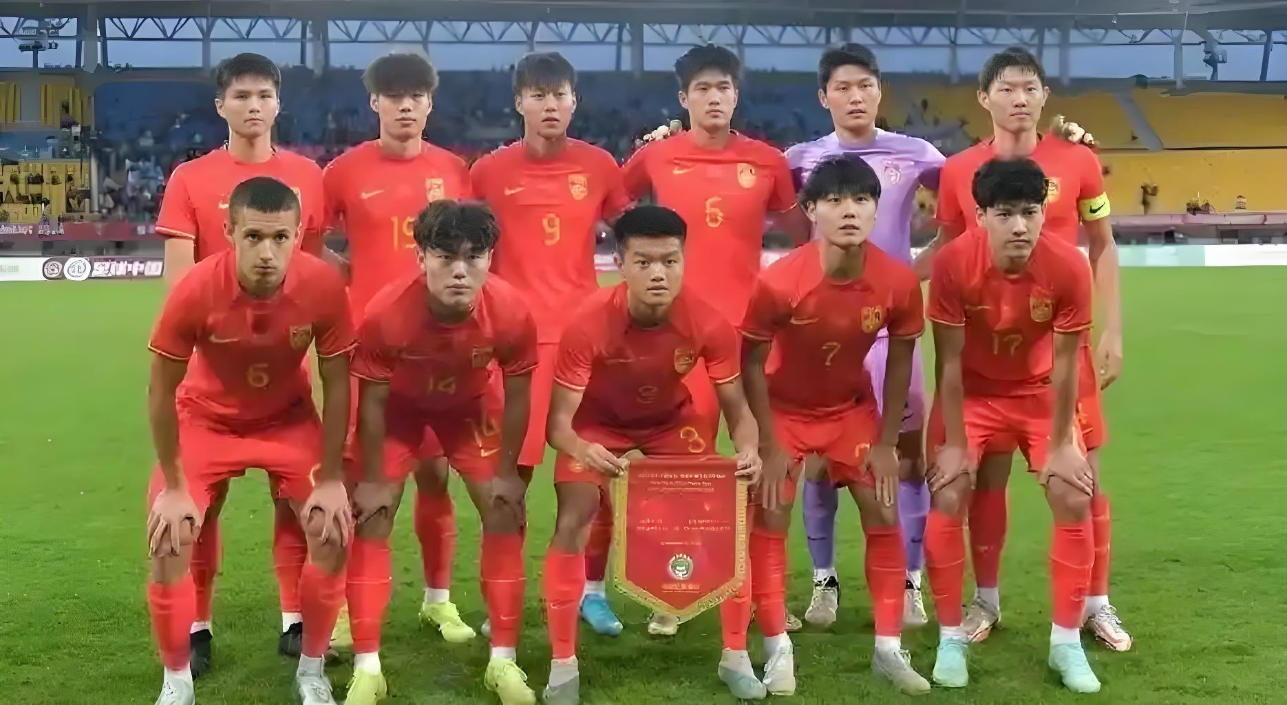 向胜利前进:国家队备战足球大赛 向胜利前进:国家队备战足球大赛