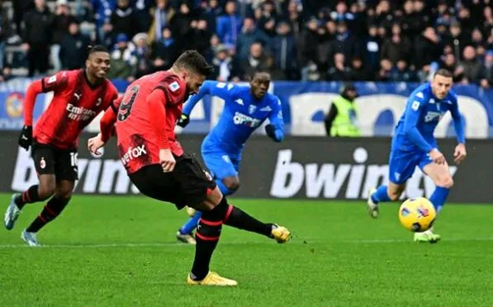 新年开门红!AC米兰全队喜迎三连胜的简单介绍 新年开门红!AC米兰全队喜迎三连胜的简单介绍