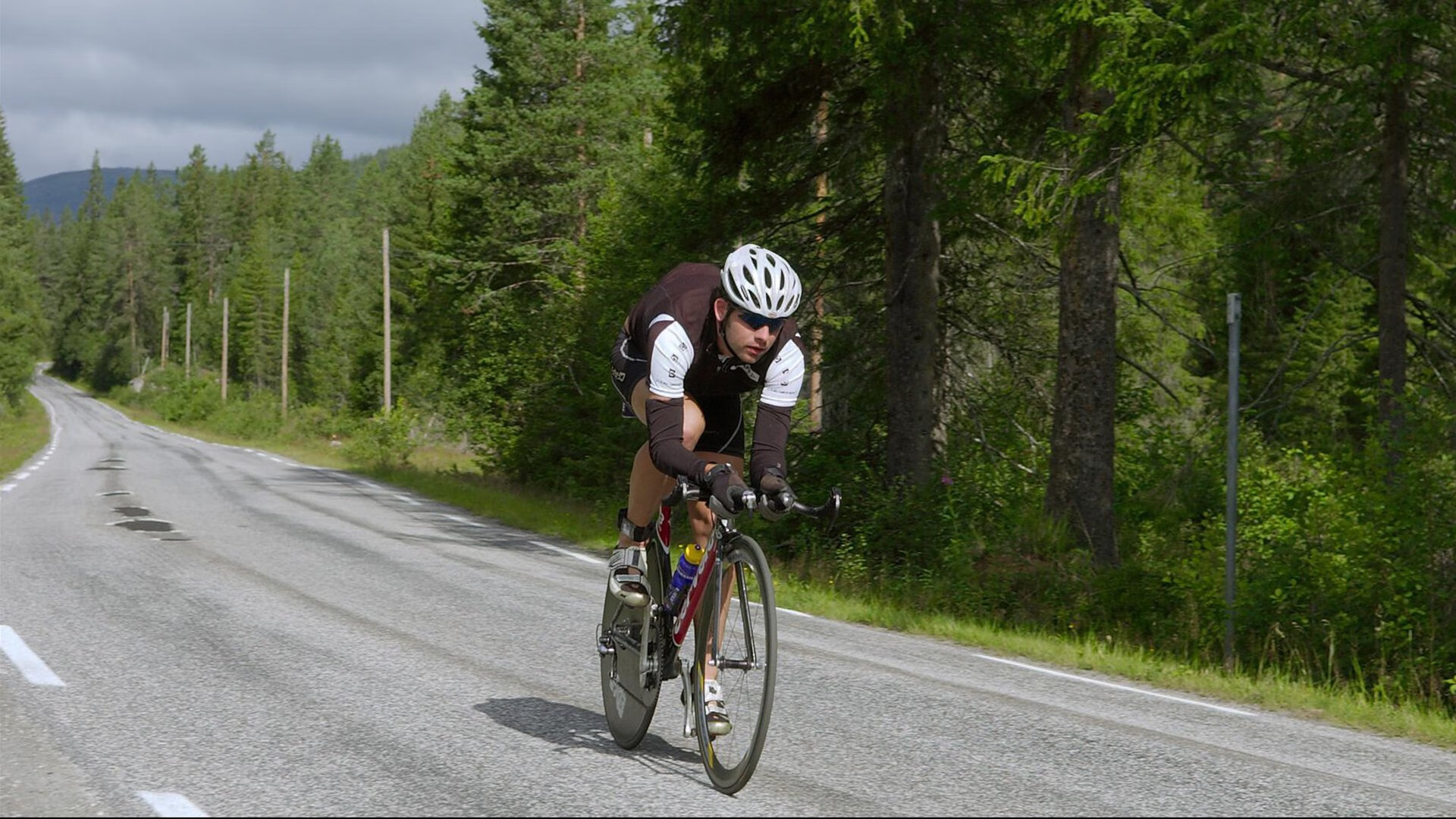 曼谷夜雨浇不灭的火焰，当惊艳成为常态，完胜沦为注脚